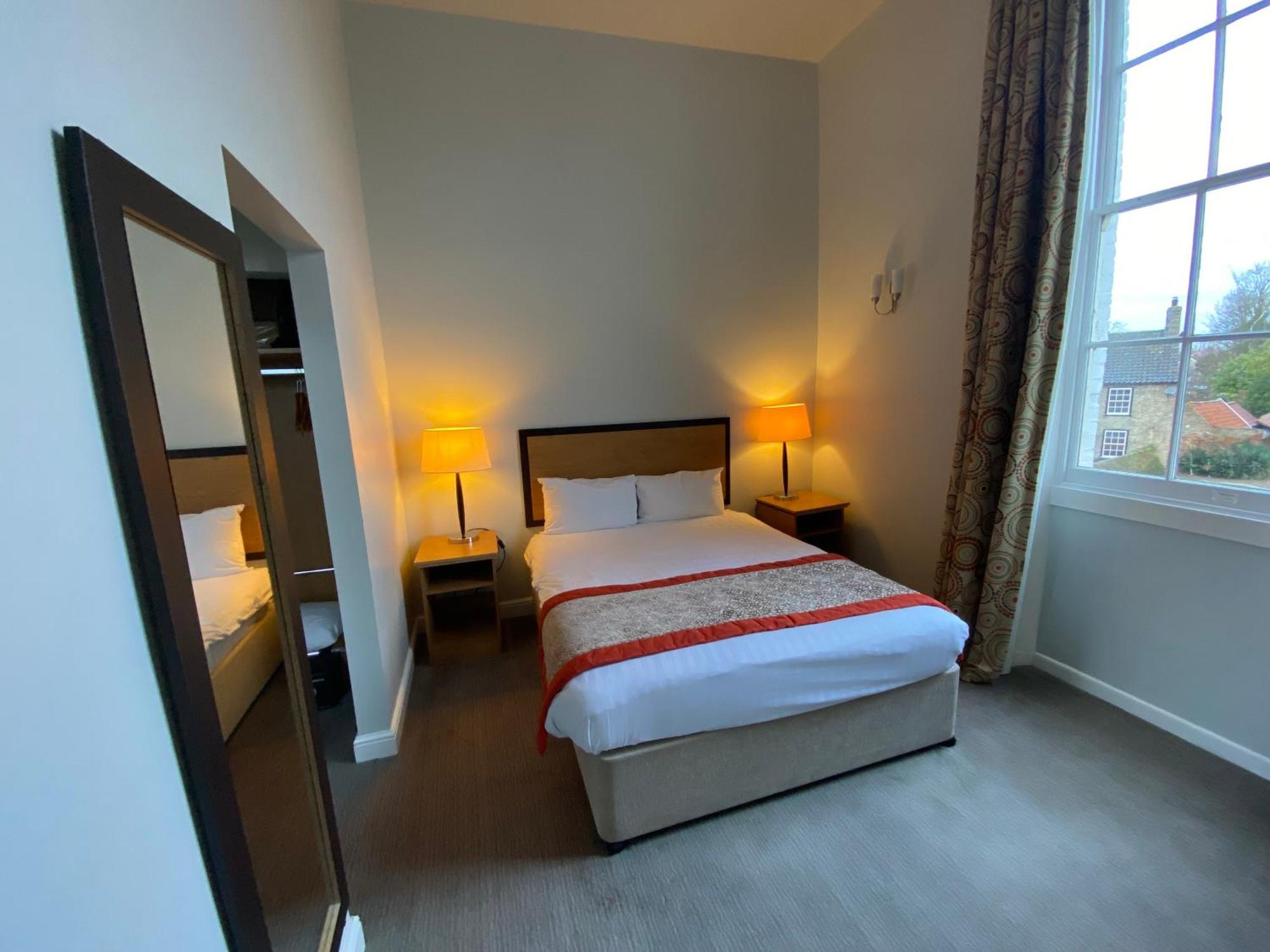 The Riverside House Hotel Mildenhall Kültér fotó