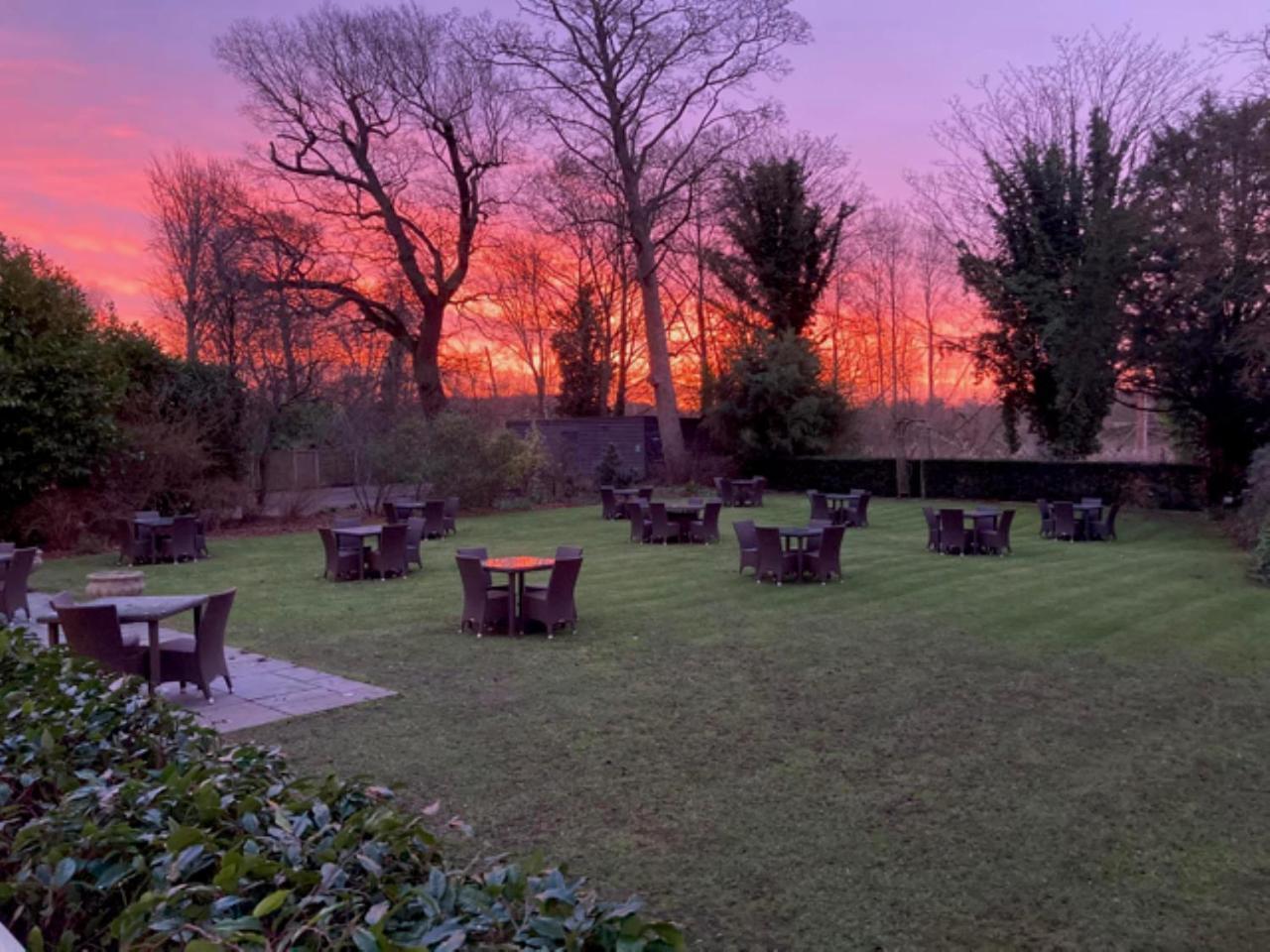 The Riverside House Hotel Mildenhall Kültér fotó