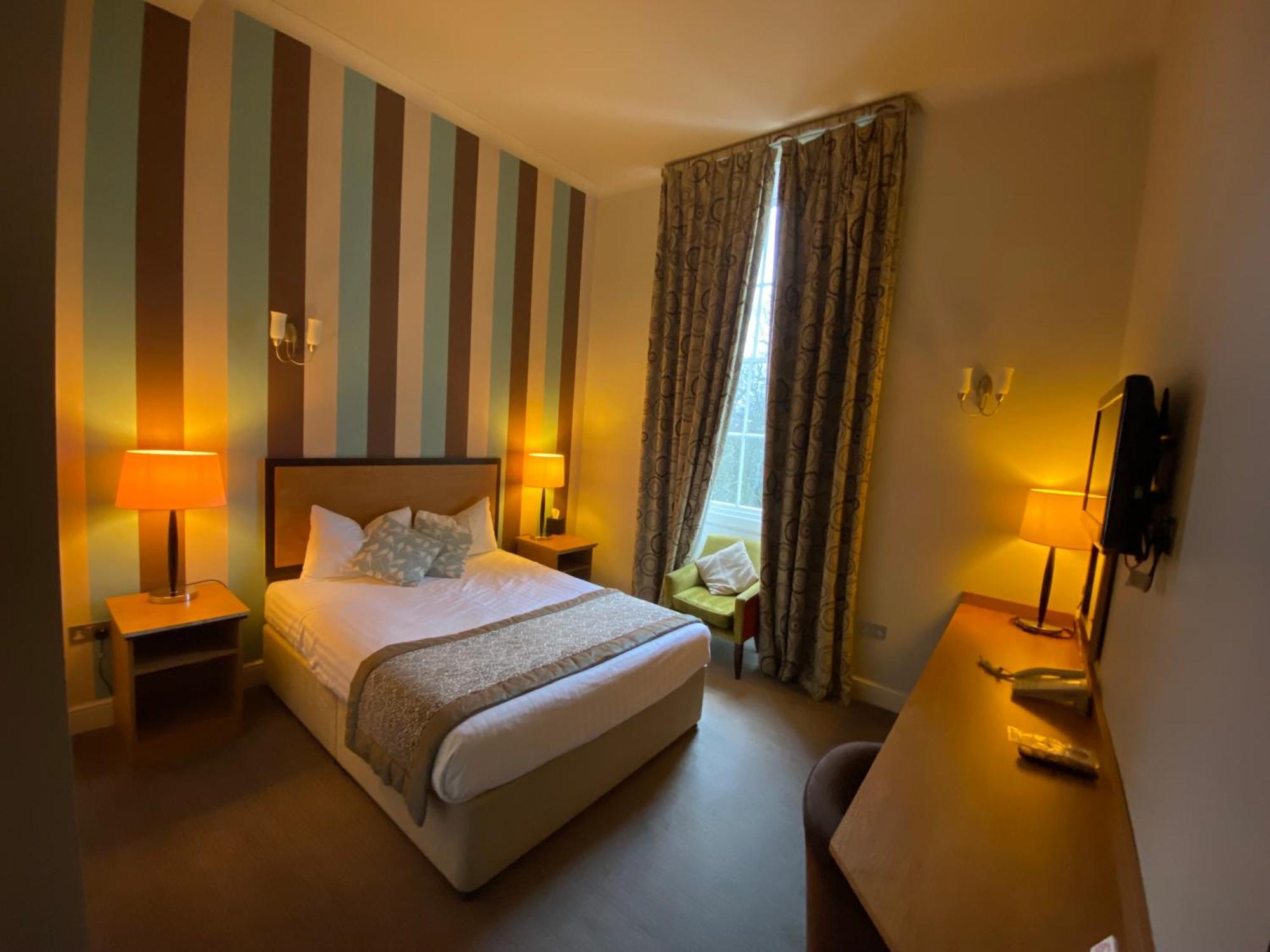 The Riverside House Hotel Mildenhall Kültér fotó