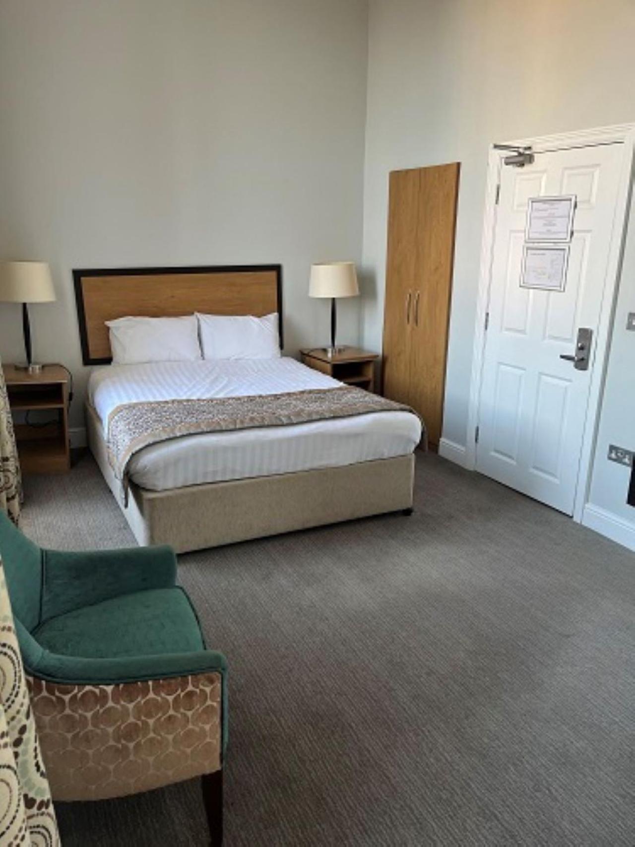 The Riverside House Hotel Mildenhall Kültér fotó