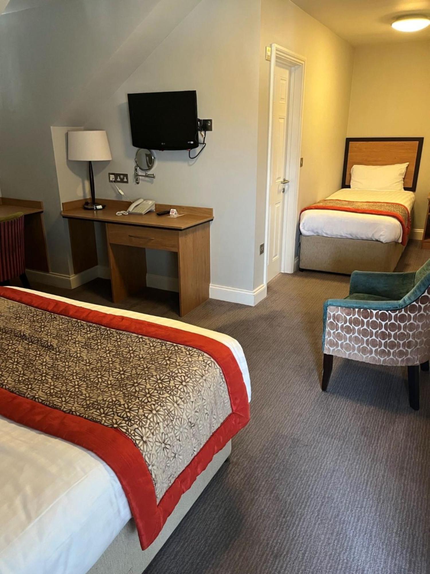 The Riverside House Hotel Mildenhall Kültér fotó