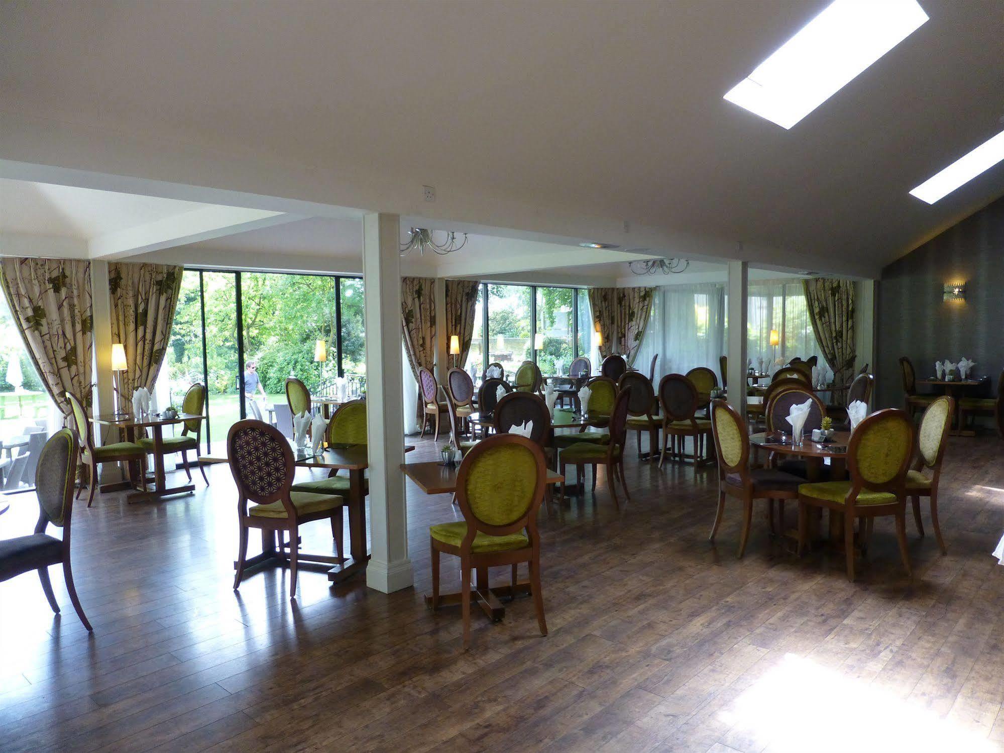 The Riverside House Hotel Mildenhall Kültér fotó