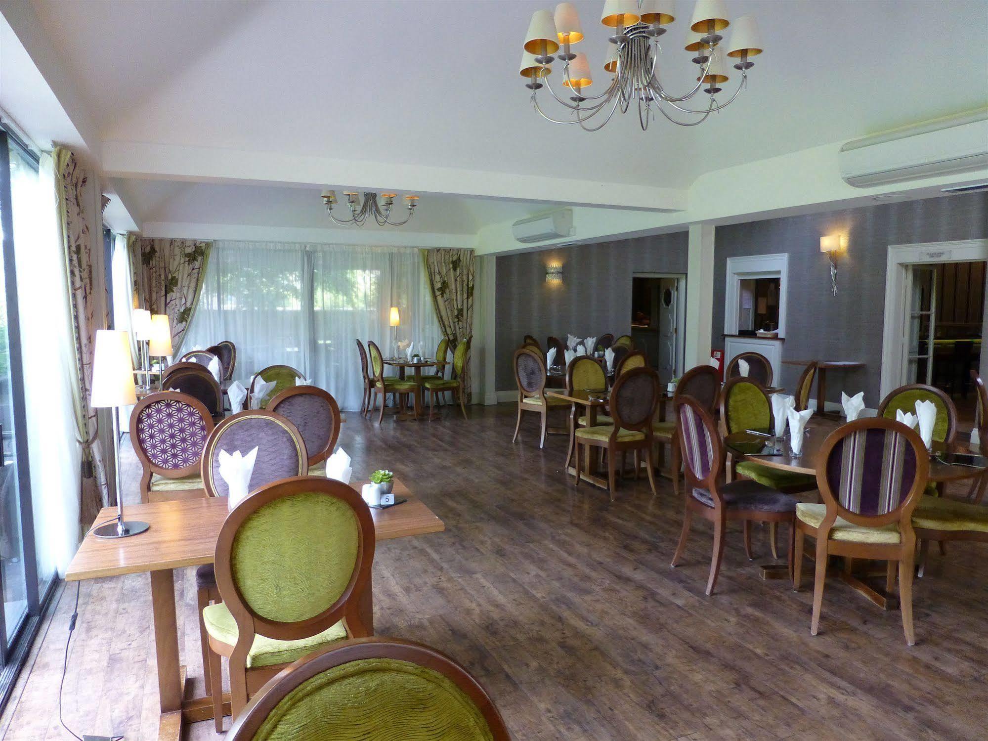 The Riverside House Hotel Mildenhall Kültér fotó